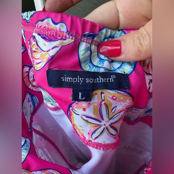 Simply Southern Seashell Leggings with Vibrant Pattern Size Large - Picture 4 of 4